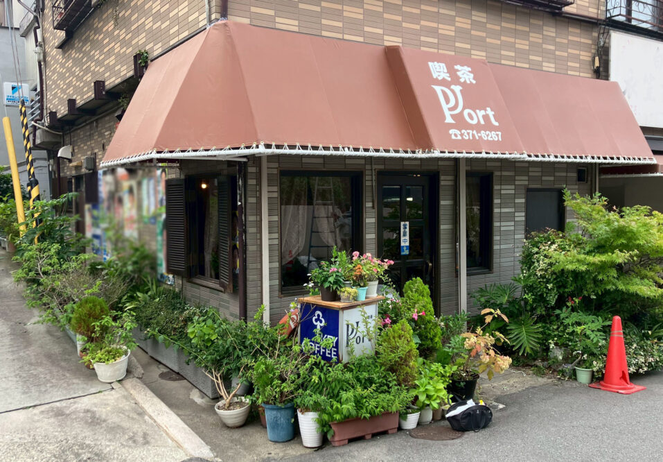 喫茶店のテント張替